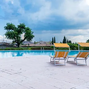 Oleandro - Featuring A Private Garden And Access To 5 Pools Apartament Desenzano del Garda